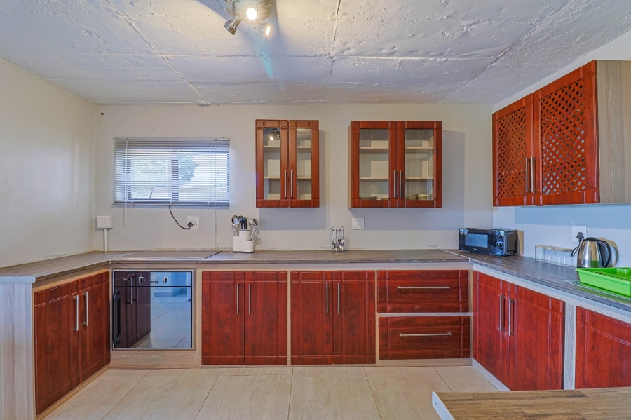 7 Bedroom Property for Sale in Waterkloof A H North West